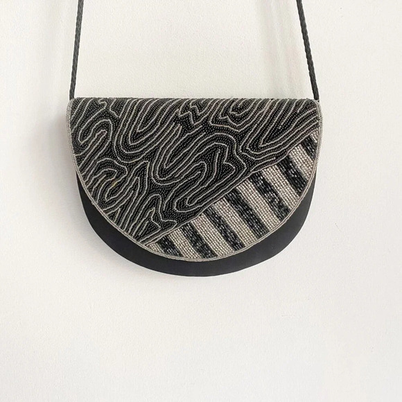 Vintage all Beaded Oval Crescent Shape Art to Wear Crossbody Bag - Picture 4 of 9